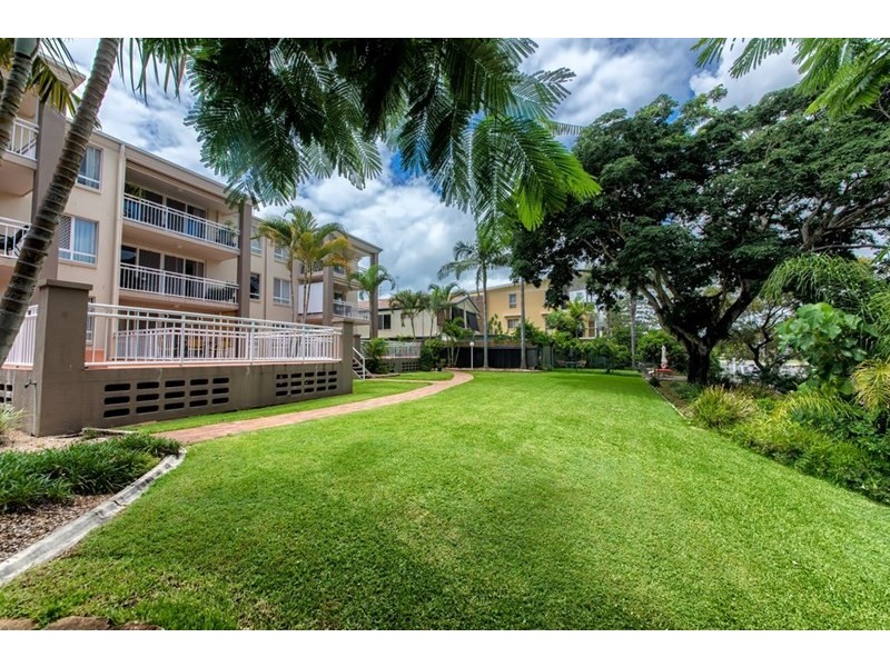 10/16 Paradise Island, Surfers Paradise QLD 4217
