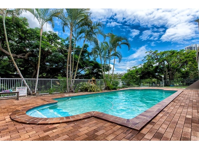 10/16 Paradise Island, Surfers Paradise QLD 4217