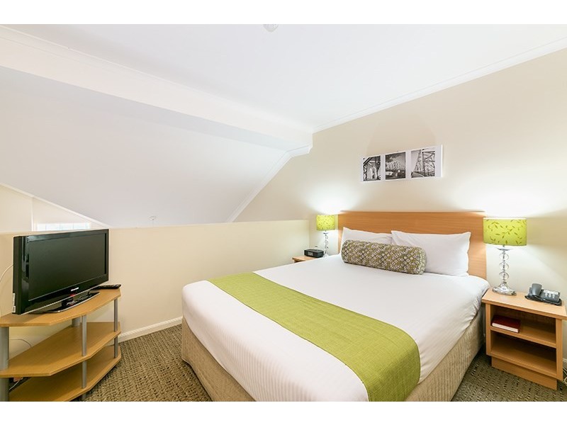 342/85 Deakin Street, Kangaroo Point QLD 4169