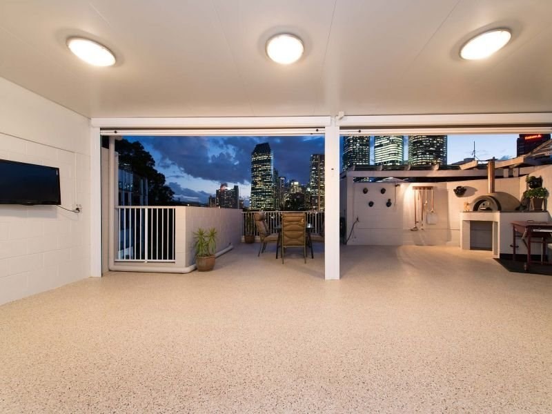 123 Main Street, Kangaroo Point QLD 4169