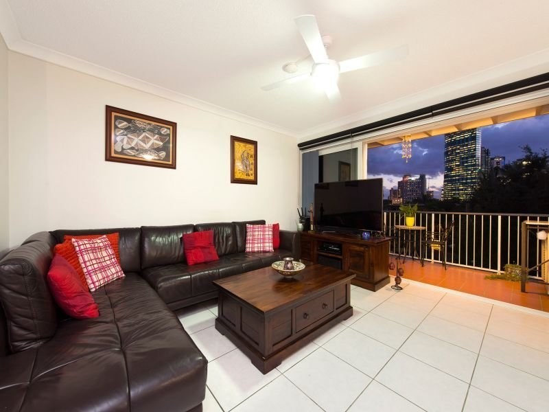 123 Main Street, Kangaroo Point QLD 4169