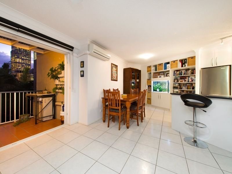 123 Main Street, Kangaroo Point QLD 4169