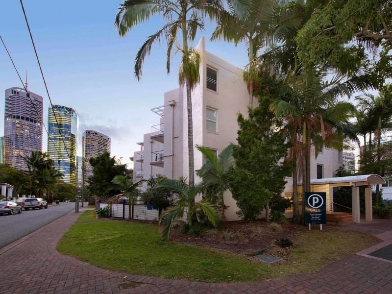 123 Main Street, Kangaroo Point QLD 4169