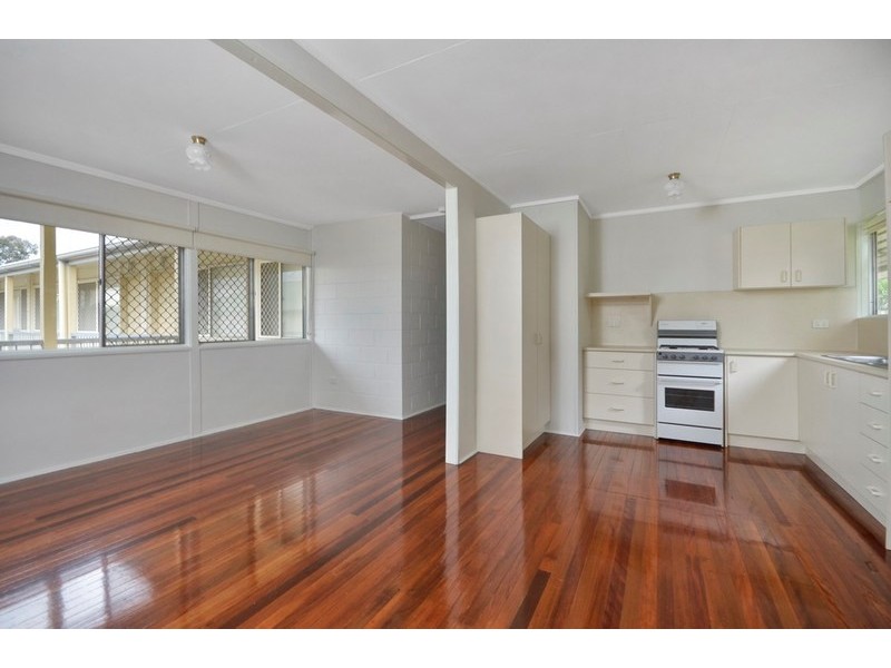 110 McIlwraith Avenue, Norman Park QLD 4170