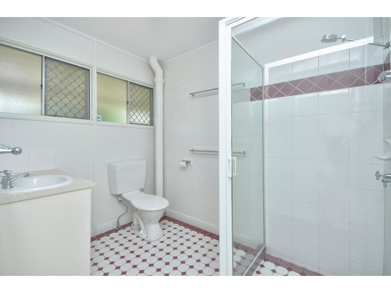 110 McIlwraith Avenue, Norman Park QLD 4170