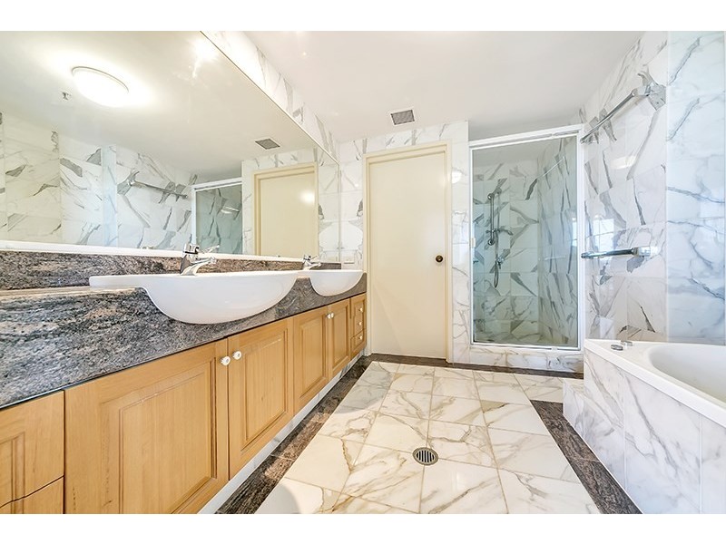 30/2 Goodwin Street, Kangaroo Point QLD 4169