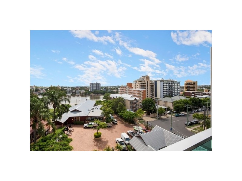 18 Thorn Street, Kangaroo Point QLD 4169