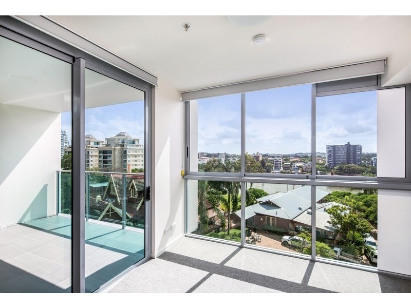 18 Thorn Street, Kangaroo Point QLD 4169