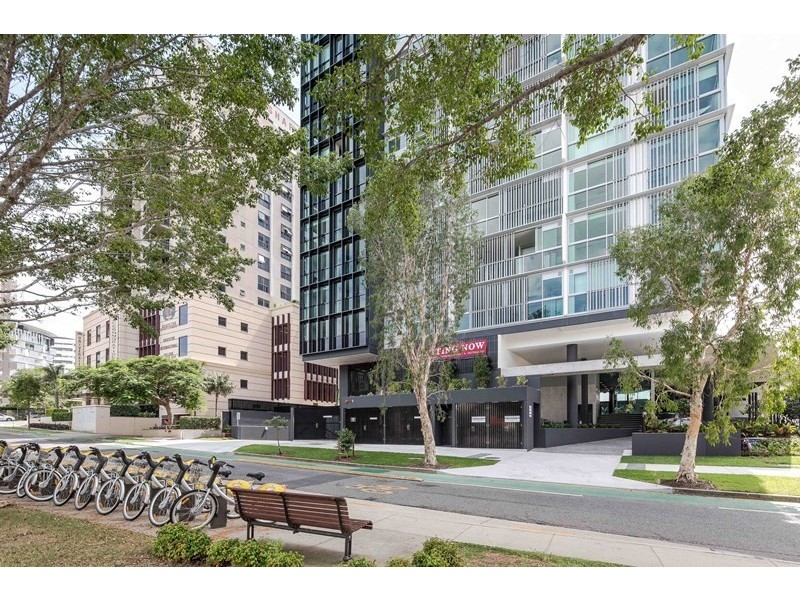 18 Thorn Street, Kangaroo Point QLD 4169