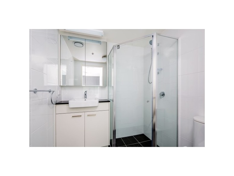 18 Thorn Street, Kangaroo Point QLD 4169