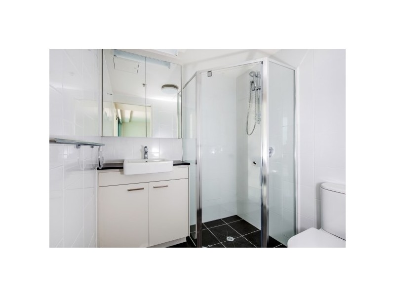 18 Thorn Street, Kangaroo Point QLD 4169