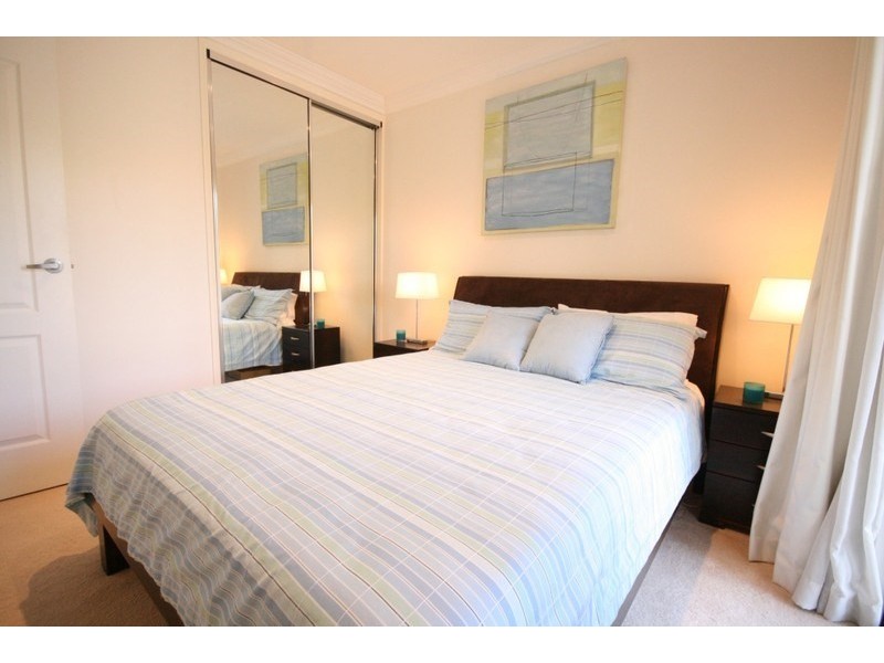36 MacDonald Street, Kangaroo Point QLD 4169