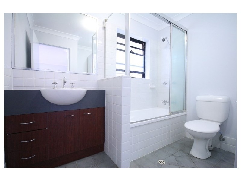 106 Linton Street, Kangaroo Point QLD 4169