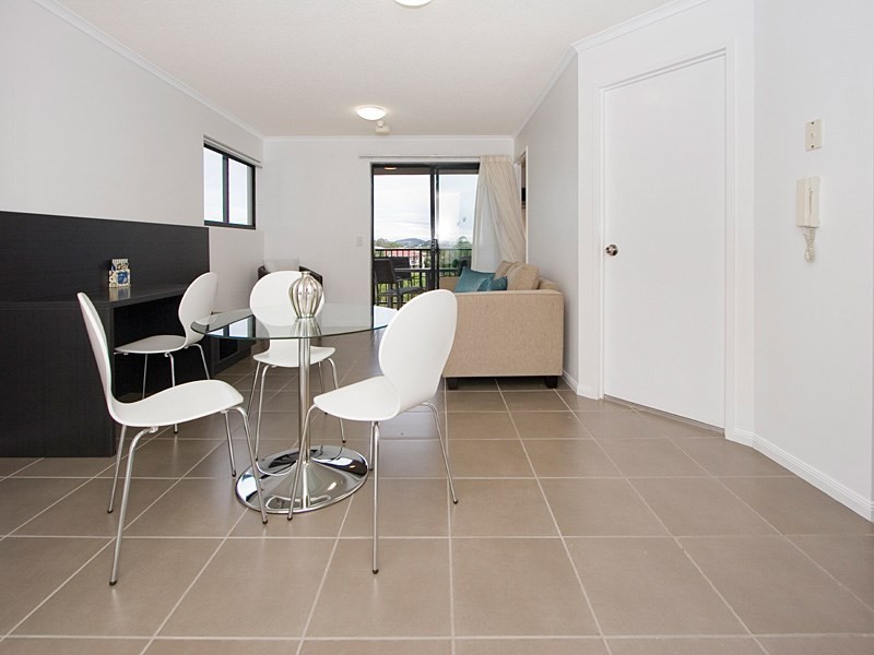 75 Thorn Street, Kangaroo Point QLD 4169