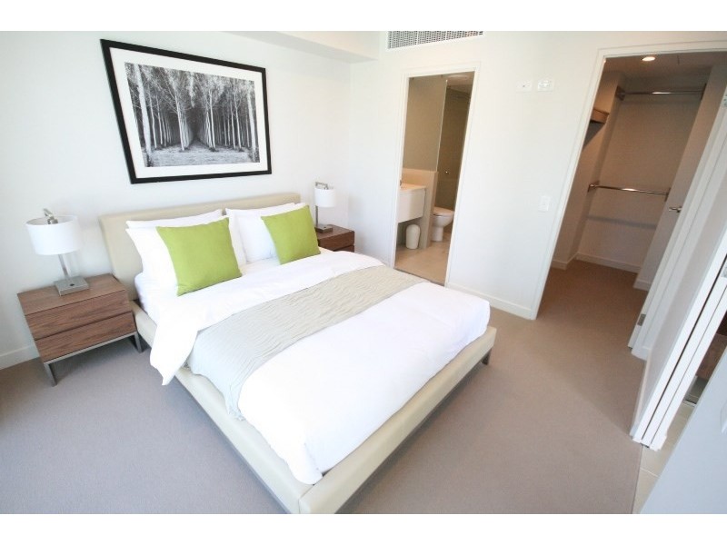 25 Anderson Street, Kangaroo Point QLD 4169