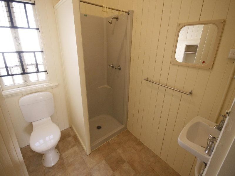 18 Livingstone Street, Yeerongpilly QLD 4105