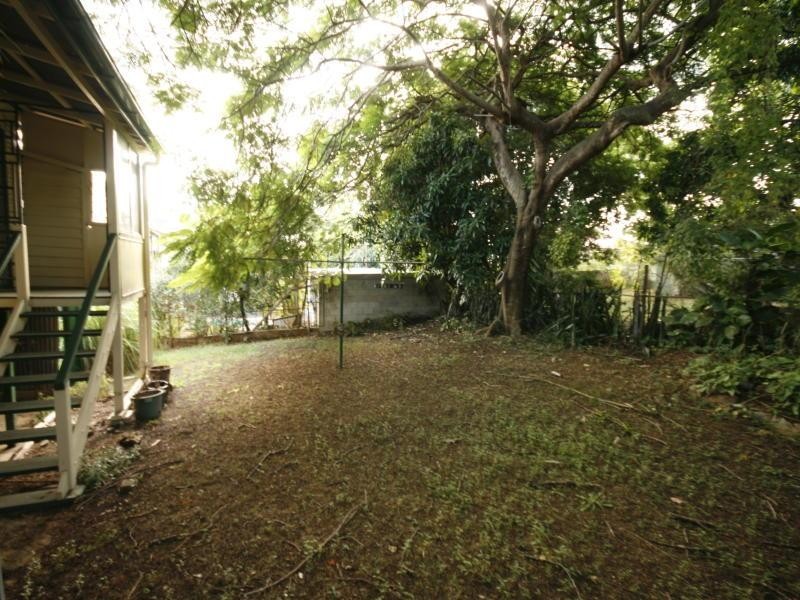 18 Livingstone Street, Yeerongpilly QLD 4105