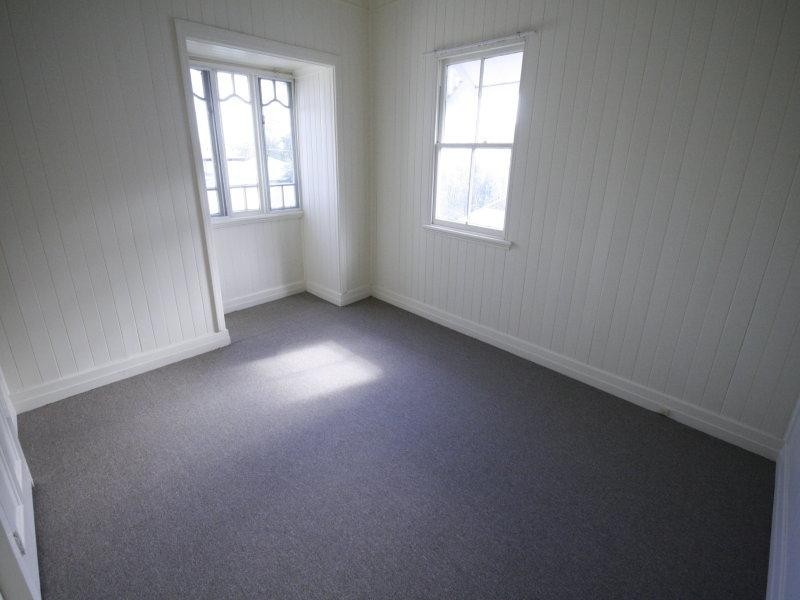 18 Livingstone Street, Yeerongpilly QLD 4105