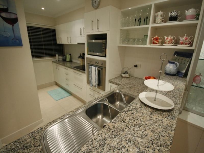 78 Cairns Street, Kangaroo Point QLD 4169