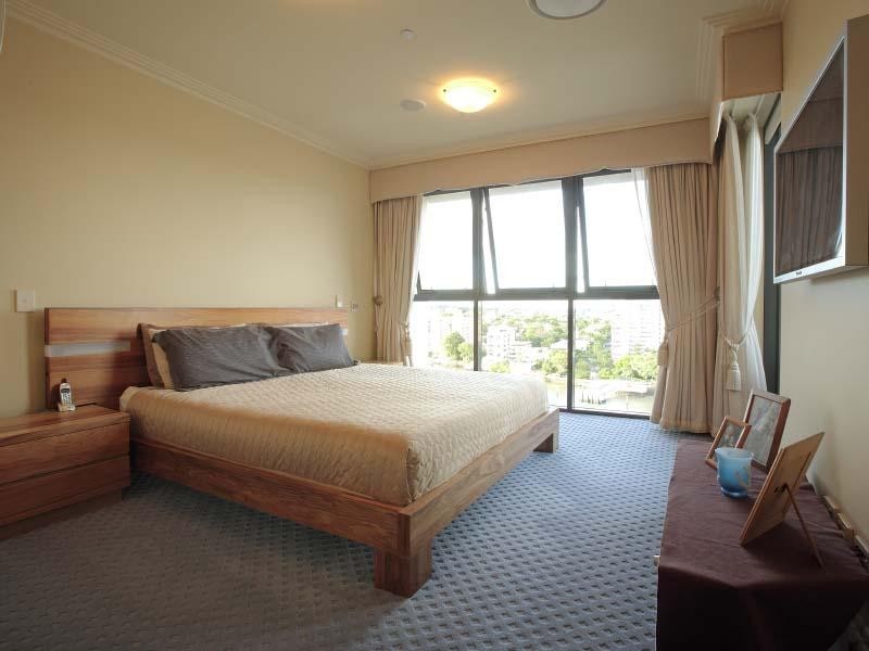 68-76 Thorn Street, Kangaroo Point QLD 4169