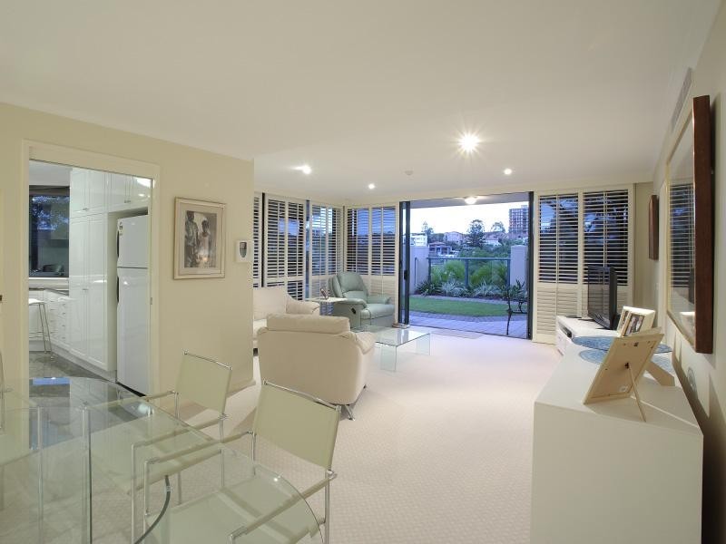 8 Goodwin Street, Kangaroo Point QLD 4169