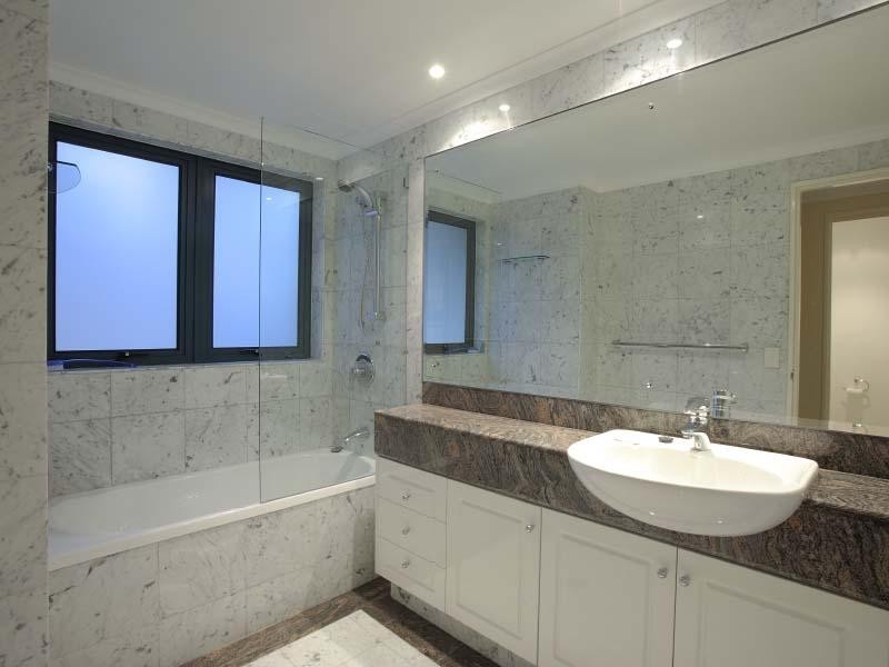 8 Goodwin Street, Kangaroo Point QLD 4169