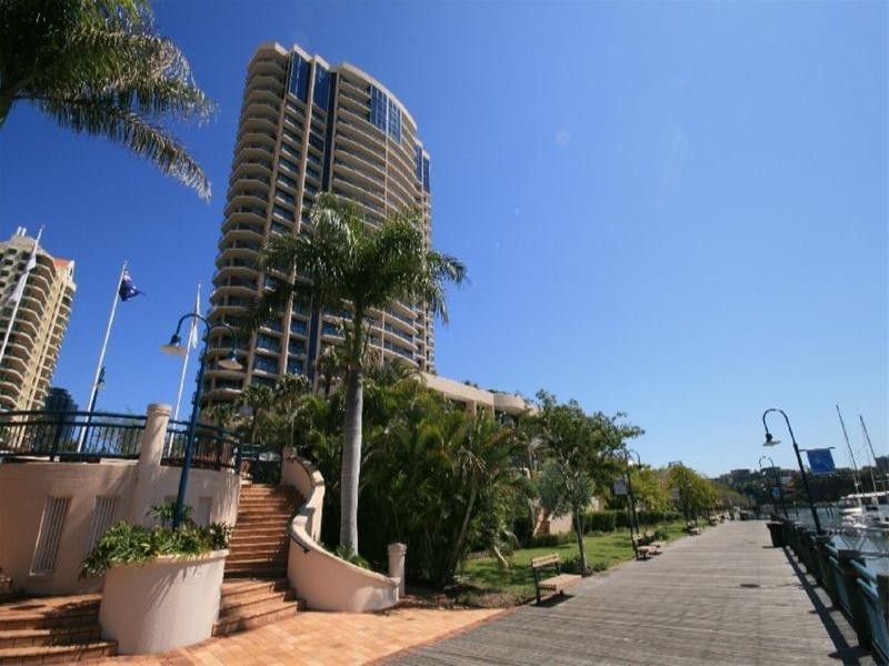 2 Goodwin Street, Kangaroo Point QLD 4169
