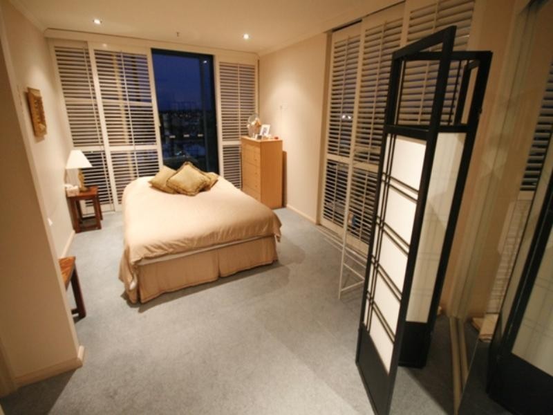 2 Goodwin Street, Kangaroo Point QLD 4169