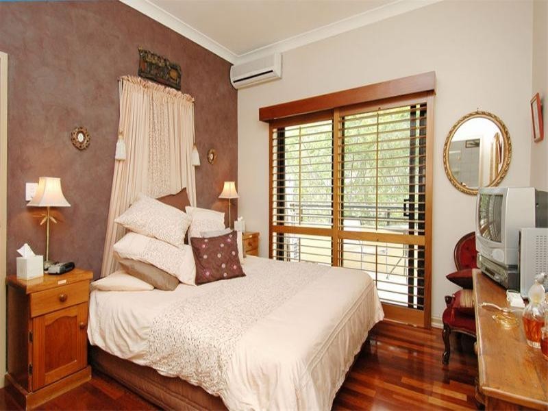 39 Cairns Street, Kangaroo Point QLD 4169