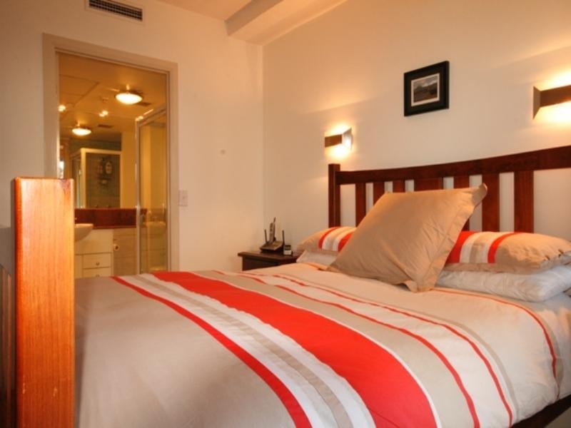 10 Park Avenue, Kangaroo Point QLD 4169