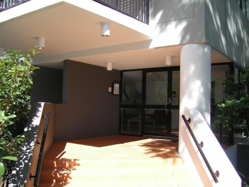 75 Thorn Street, Kangaroo Point QLD 4169