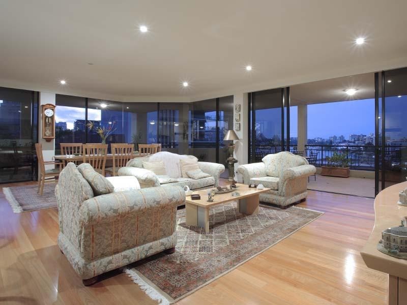 241 Wellington Road, Kangaroo Point QLD 4169