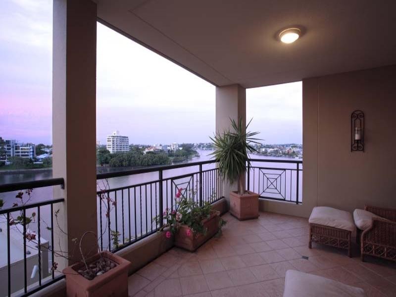241 Wellington Road, Kangaroo Point QLD 4169
