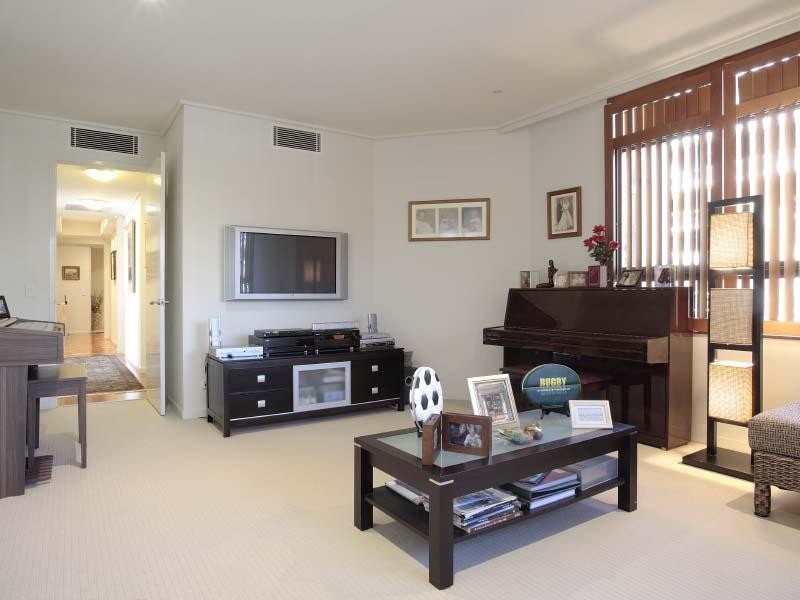 241 Wellington Road, Kangaroo Point QLD 4169