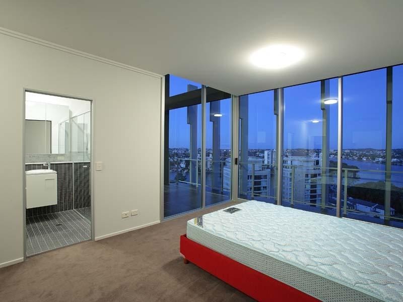 82 O’Connell Street, Kangaroo Point QLD 4169