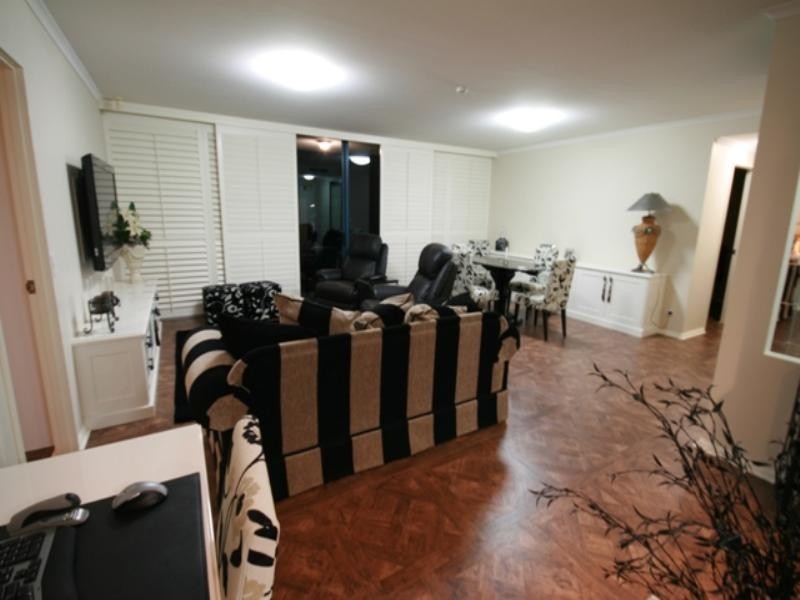 8 Goodwin Street, Kangaroo Point QLD 4169