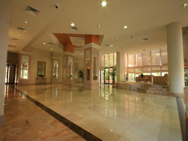 8 Goodwin Street, Kangaroo Point QLD 4169