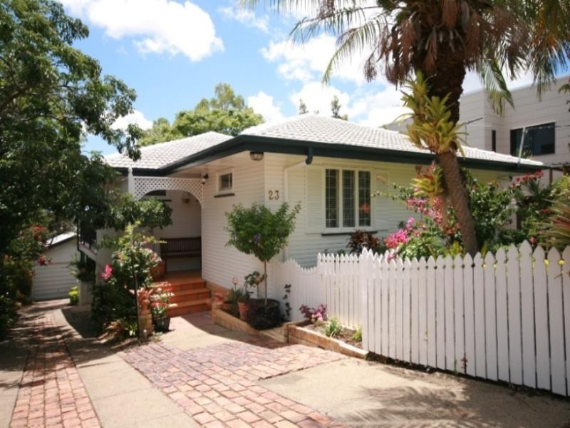 23 Walkers Drive, Balmoral QLD 4171