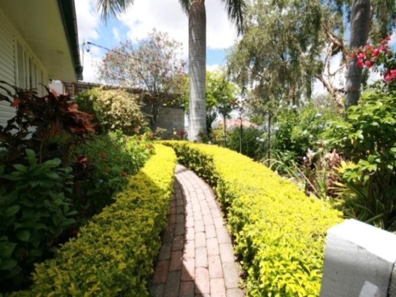 23 Walkers Drive, Balmoral QLD 4171