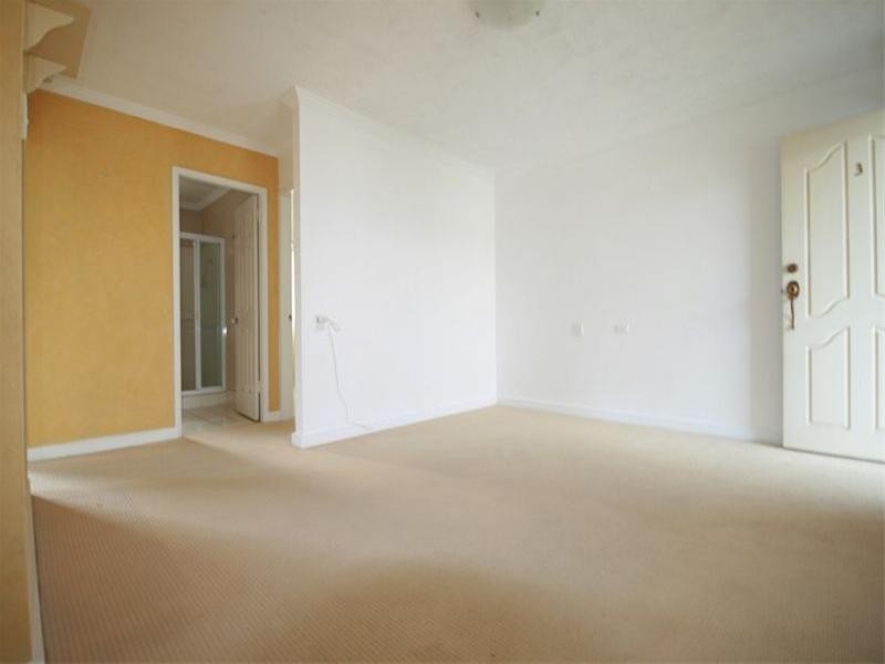 3 49 Lockerbie Street, Kangaroo Point QLD 4169