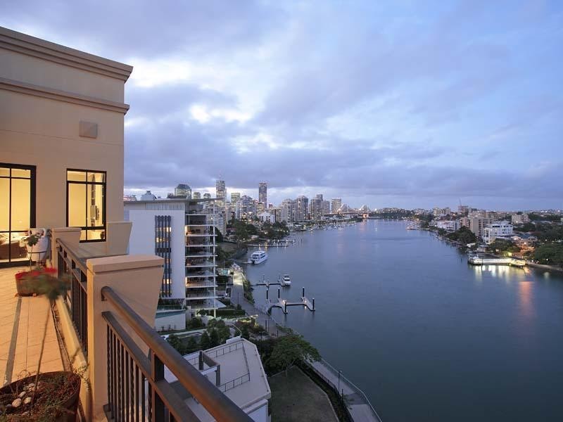 241 Wellington Road, Kangaroo Point QLD 4169