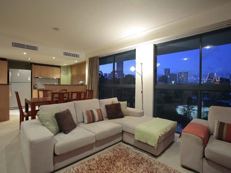 45 Deakin Street, Kangaroo Point QLD 4169