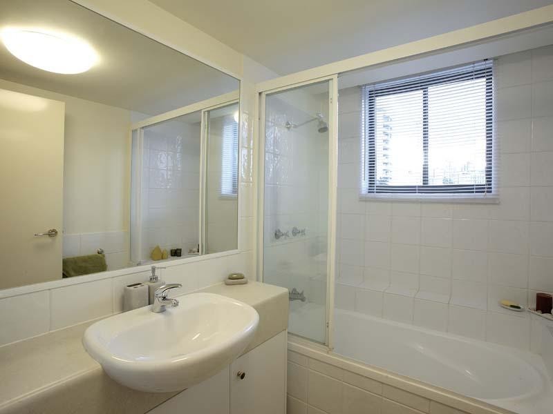 45 Deakin Street, Kangaroo Point QLD 4169