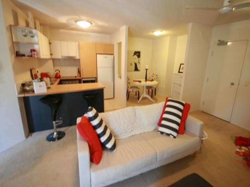 15 Goodwin Street, Kangaroo Point QLD 4169