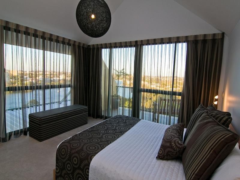 10 Park Avenue, Kangaroo Point QLD 4169