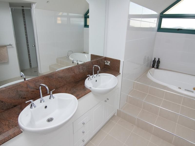 10 Park Avenue, Kangaroo Point QLD 4169