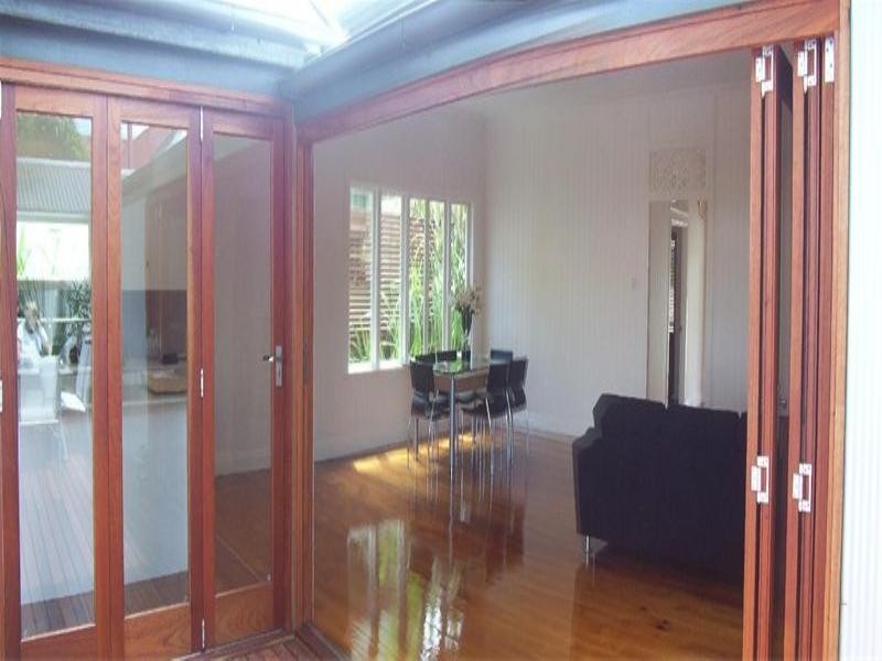 8 Blackall Terrace, East Brisbane QLD 4169