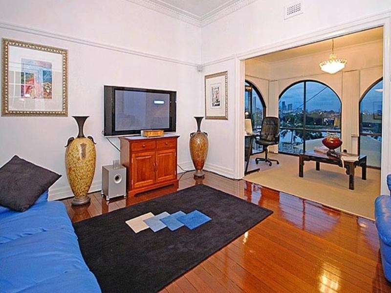 126 Wynnum Road, Norman Park QLD 4170