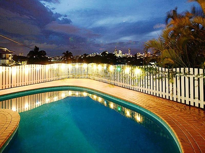 126 Wynnum Road, Norman Park QLD 4170