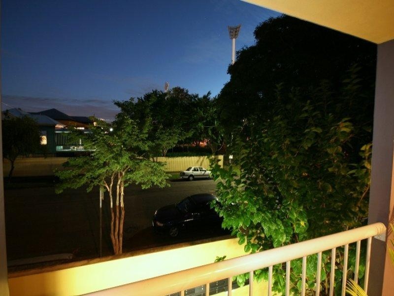 2/106 Linton Street, Kangaroo Point QLD 4169